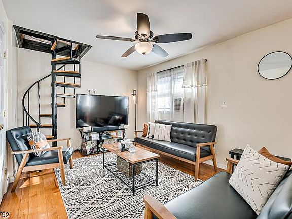 3rd image of 37 Whittier Ave