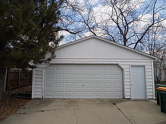 2nd image of 1006 Poplar St