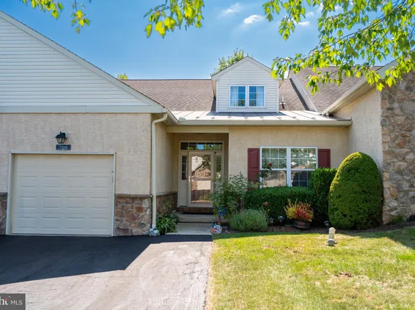 2116 Hidden Meadow Dr, Colmar, PA 18915