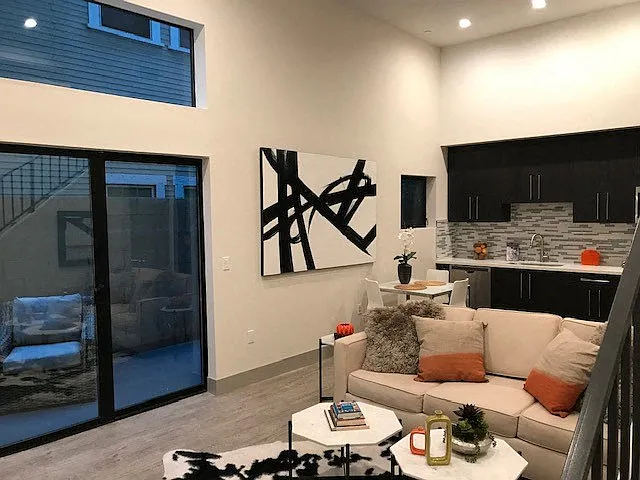 115 S Saint Andrews Pl — Photo 5
