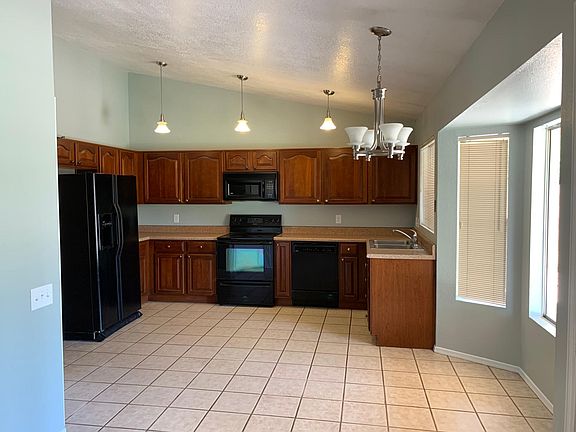 3rd image of 4615 W Elgin St