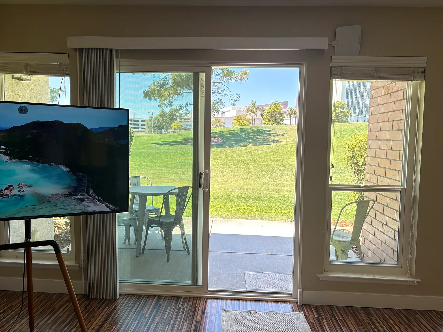 1 bed, 897 sqft, $1,699 — Photo 3