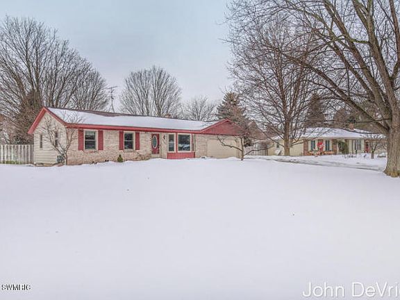 2nd image of 2554 Oak Hollow Dr