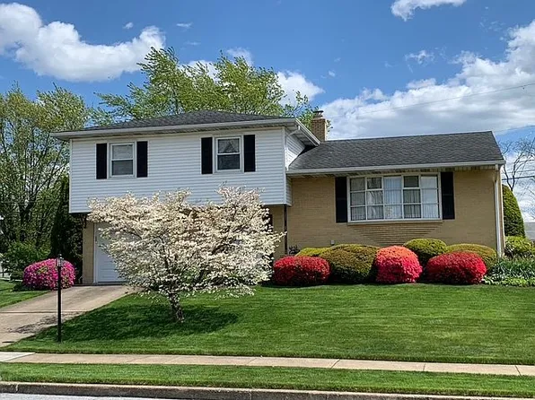 318 Somerset Dr, Shiremanstown, PA 17011