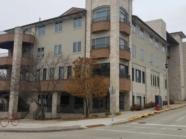 N89W16416 Main St, Menomonee Falls, WI 53051