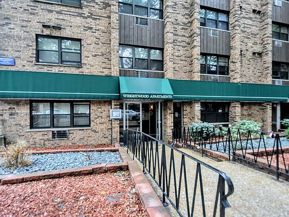 2nd image of 660 W Wrightwood Ave APT 408