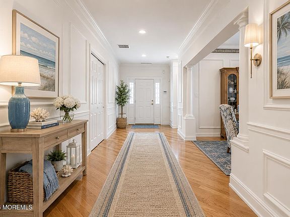4th image of 8 Tall Pines Drive
