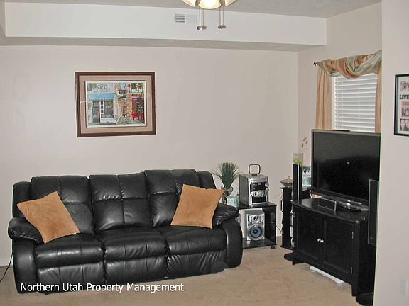 4 Front Room View 1_07062015