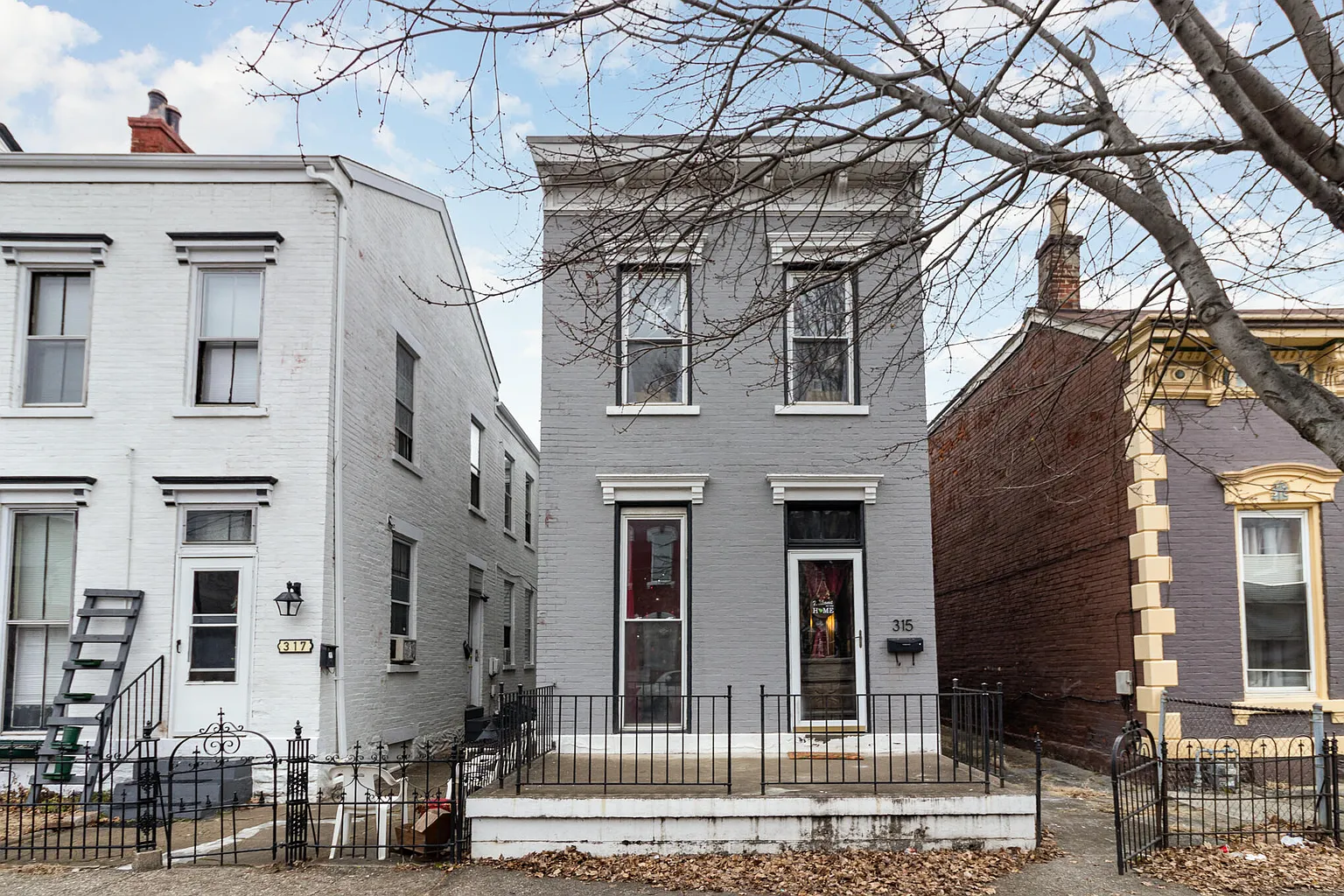 315 W 10th St photo 1