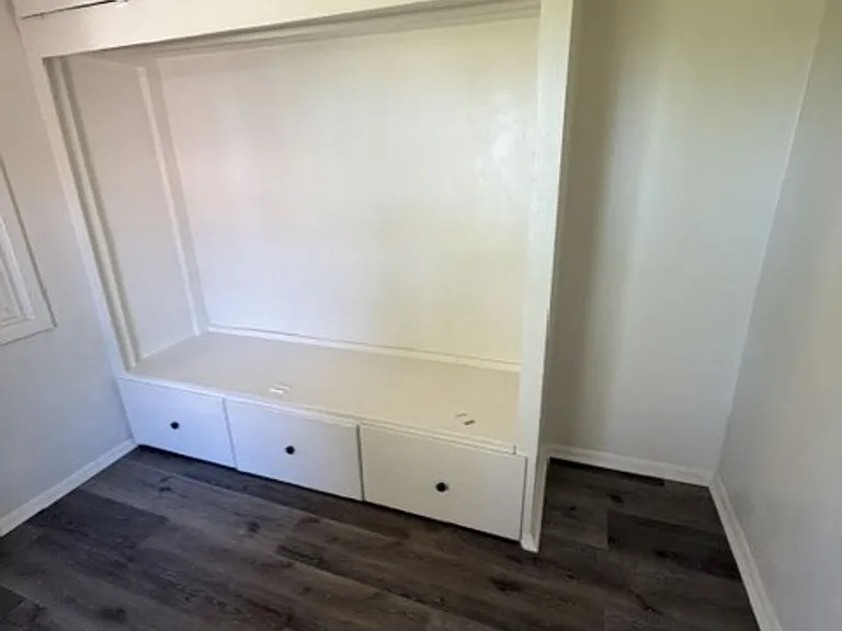 2619 Scott St — Photo 10