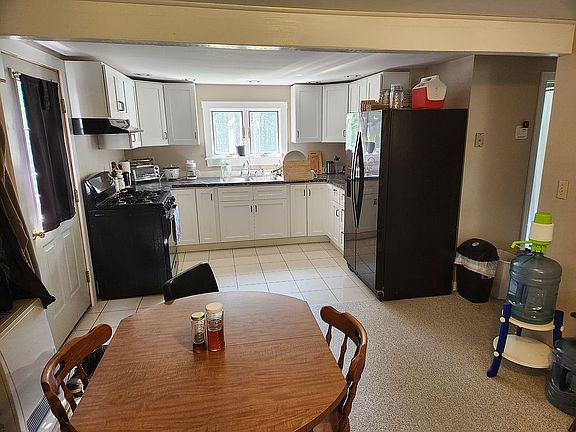 Apartment  kitchen.