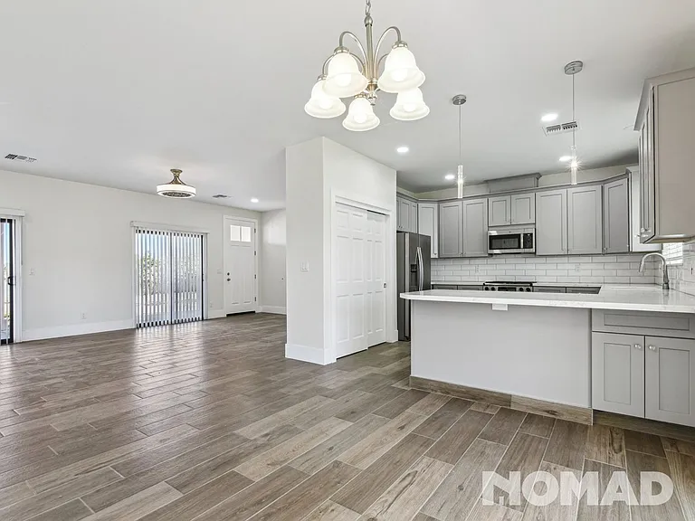 14341 E Williams Field Rd — Photo 5