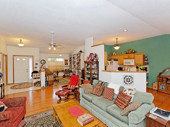 4th image of 46 Redfield Park