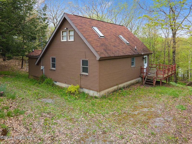 3rd image of 426 Rossman Valley Road