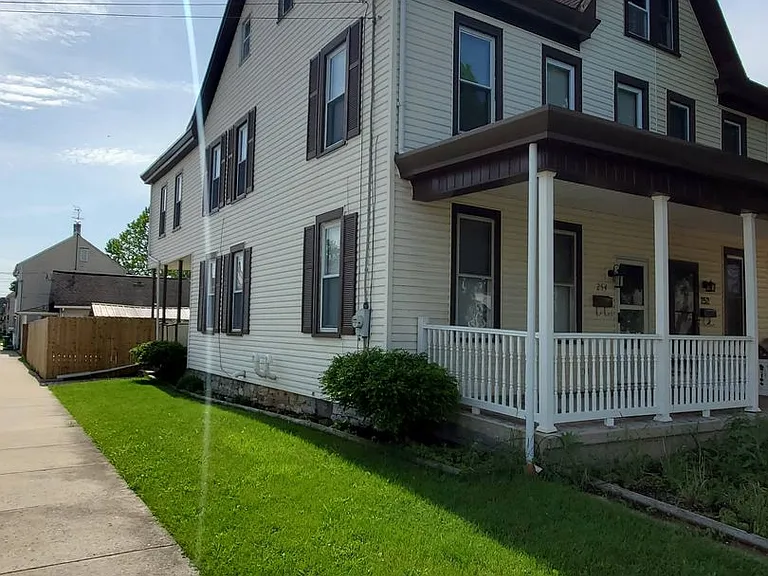 254 Franklin St — Photo 1