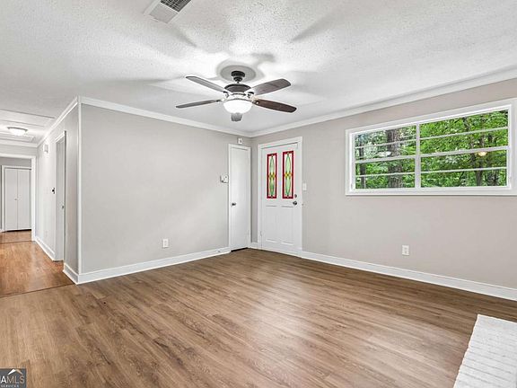 2nd image of 3833 Cindy Dr