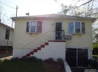 45 Zavatt St, Inwood, NY 11096