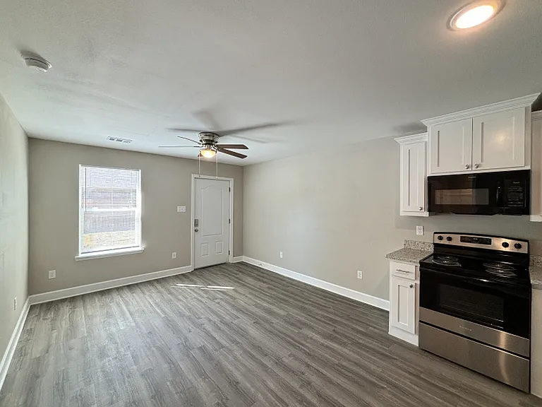 610 Gordon St #B — Photo 2