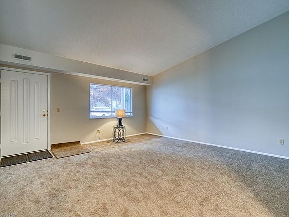 4th image of 27083 Oakwood Cir APT 120X