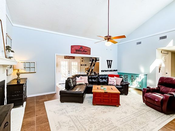 5th image of 3837 Hollow Bend Ct