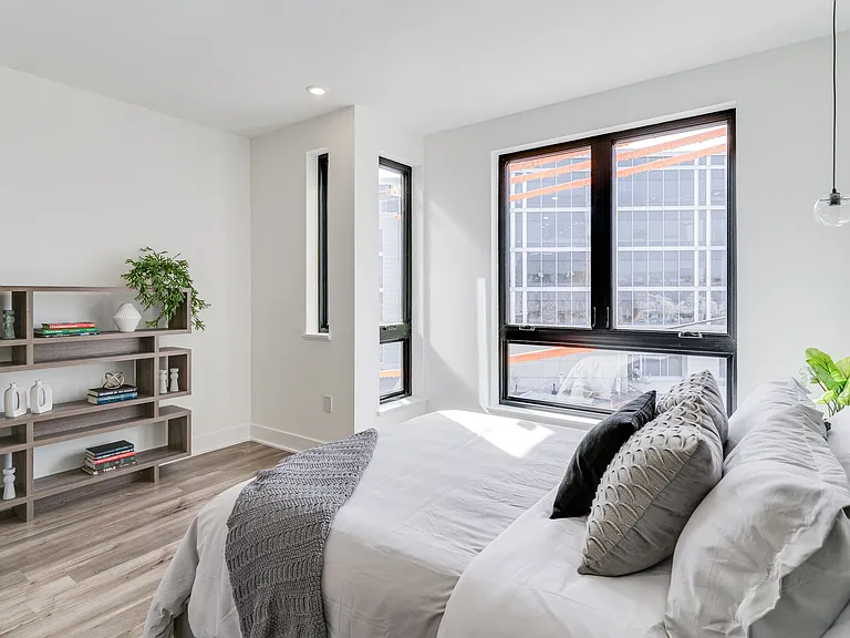 Brand New Luxury Townhouses — Photo 24