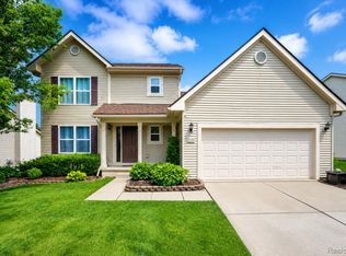 3133 Stillriver Dr, Howell, MI 48843