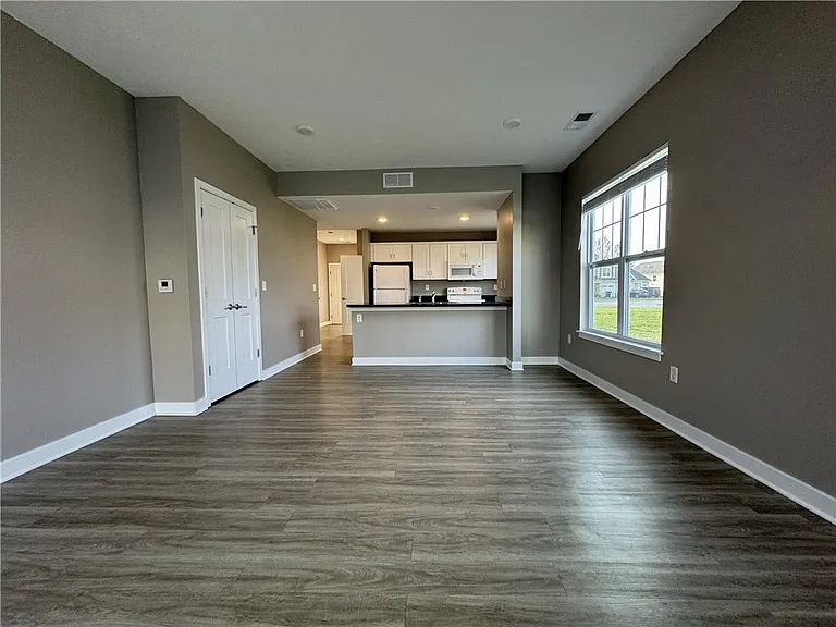 29 Green Spring Ln — Photo 8