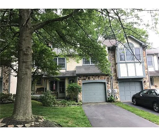 17 Dorchester Dr photo 1
