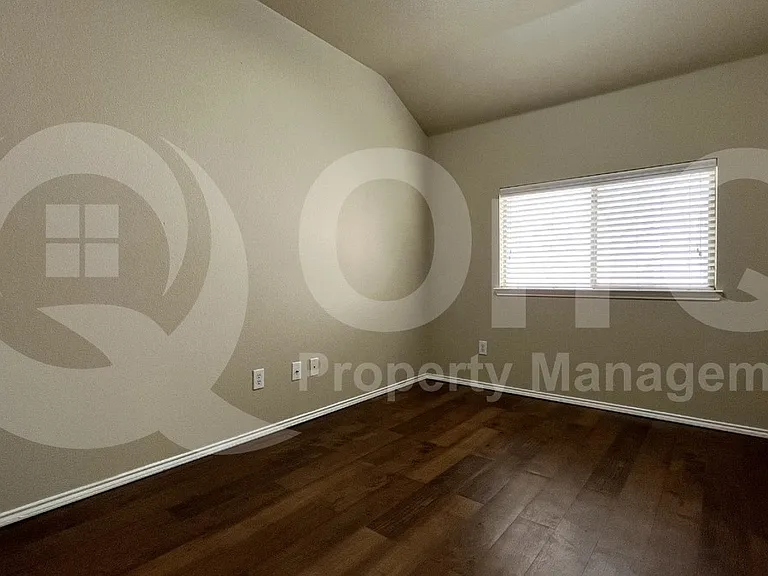 233 Niagara Falls Dr — Photo 17