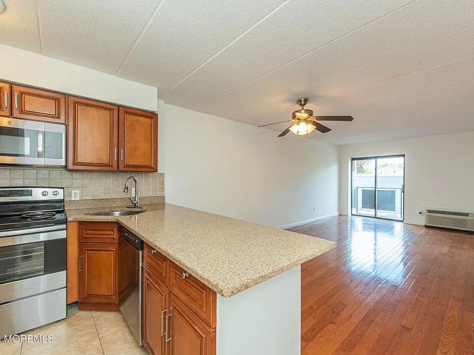 5 Linden St #3J