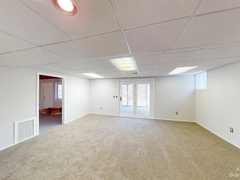 1280 Sunset Rd — Photo 34
