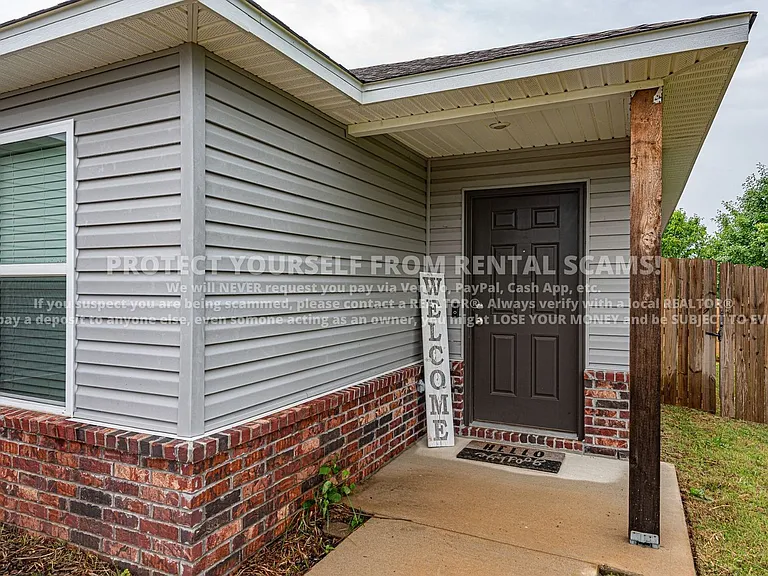 968 S Brambling Ln — Photo 2
