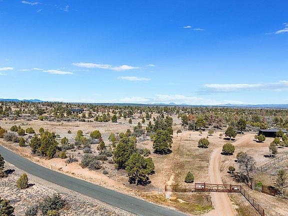 2nd image of 2 N Las Vegas Rd