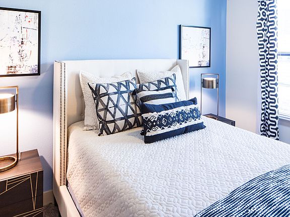 5th image of 901 N Zang Blvd APT 101