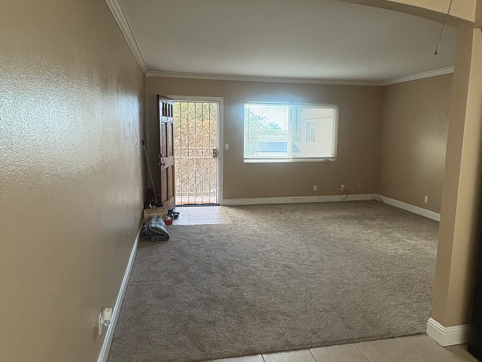 2 bed, 918 sqft, $2,700 — Photo 2