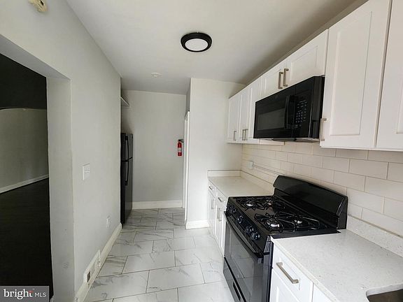 4th image of 1231 Ashburton St