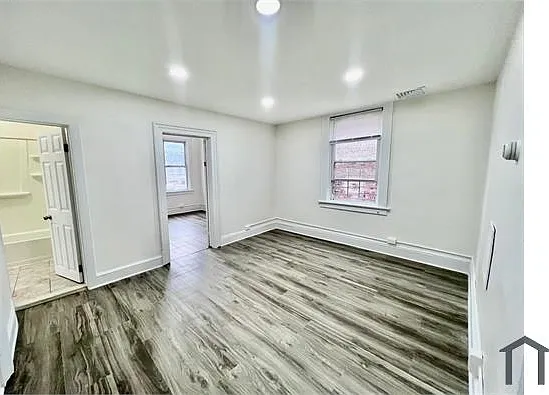 8 Seymour St — Photo 5