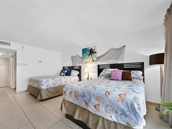 3rd image of 19201 N Collins Ave #1117