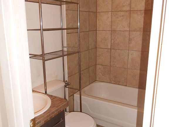 5th image of 1715 Mamie St APT 13