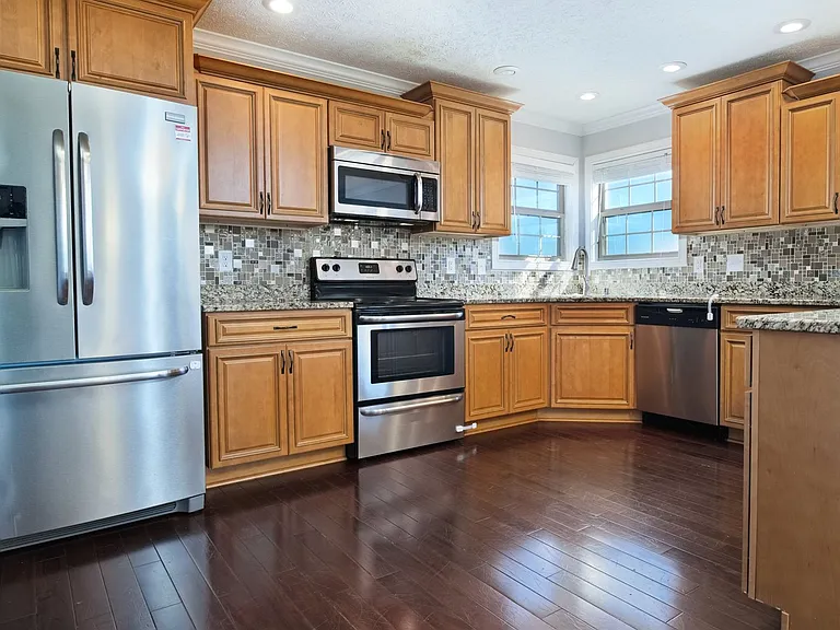 430 Knox Ave — Photo 15