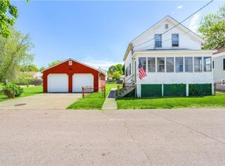 15 Mason Ave, Bristol, RI 02809