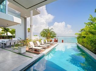1401 N Venetian Way, Miami Beach, FL 33139