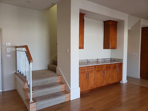 2nd image of 1580 Laurel St Ste 4