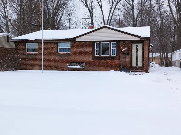 38312 Castle Dr, Romulus, MI 48174