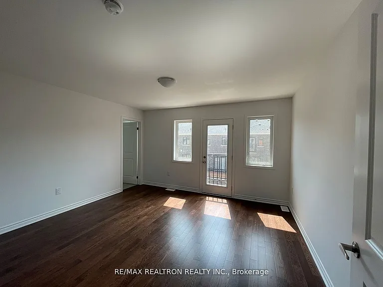 1380 William Halton Pkwy W — Photo 9