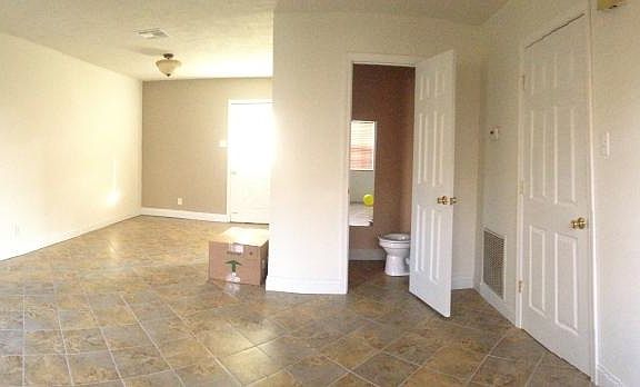 front room new floor ez clean, ez to furnish