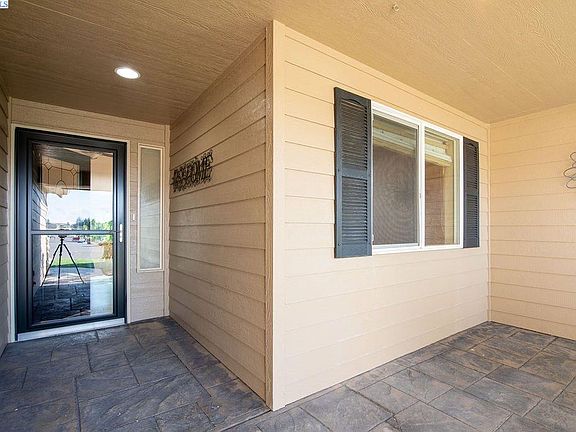 2nd image of 3711 Antigua Dr