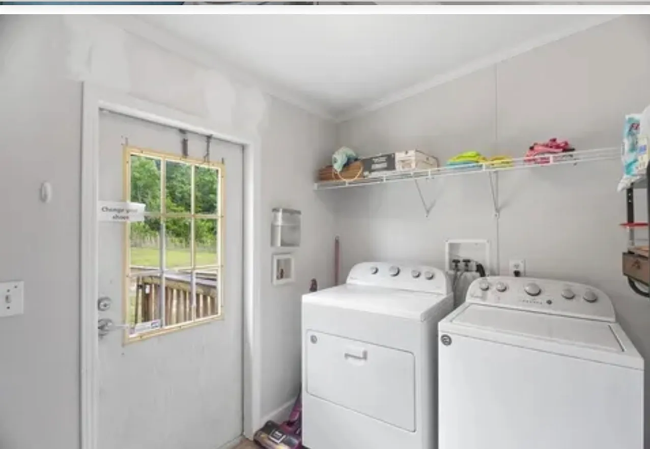 4 bed, 2128 sqft, $2,075 — Photo 4