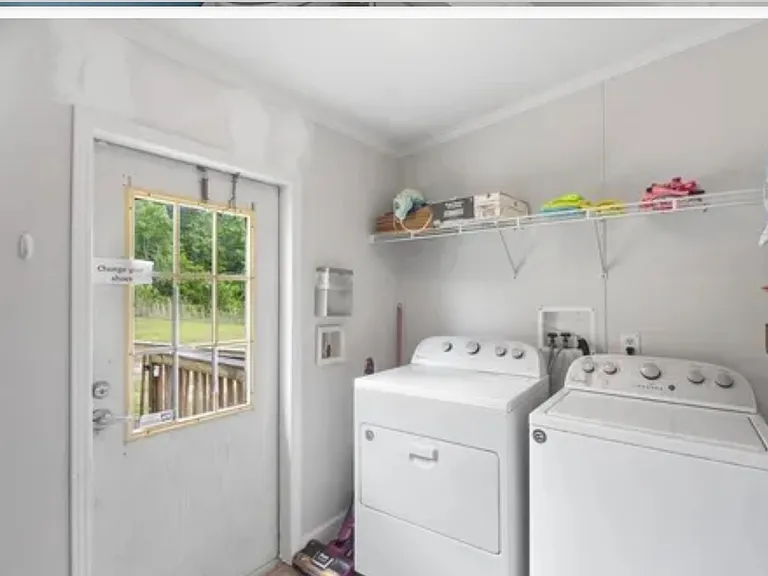 Washer/ dryer included.