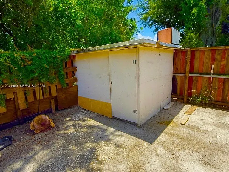 1340 Peri St #U — Photo 9